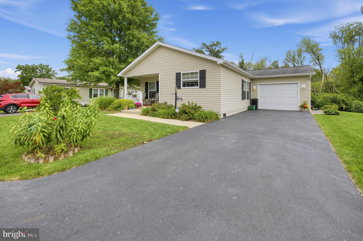 541 Springhouse Property Photo 9