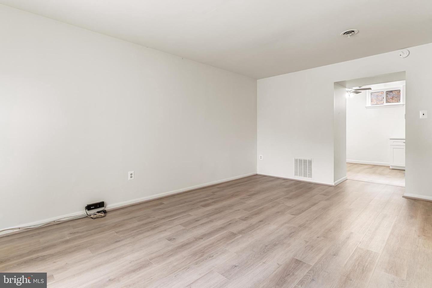 515 N York Rd #2e Property Photo 13
