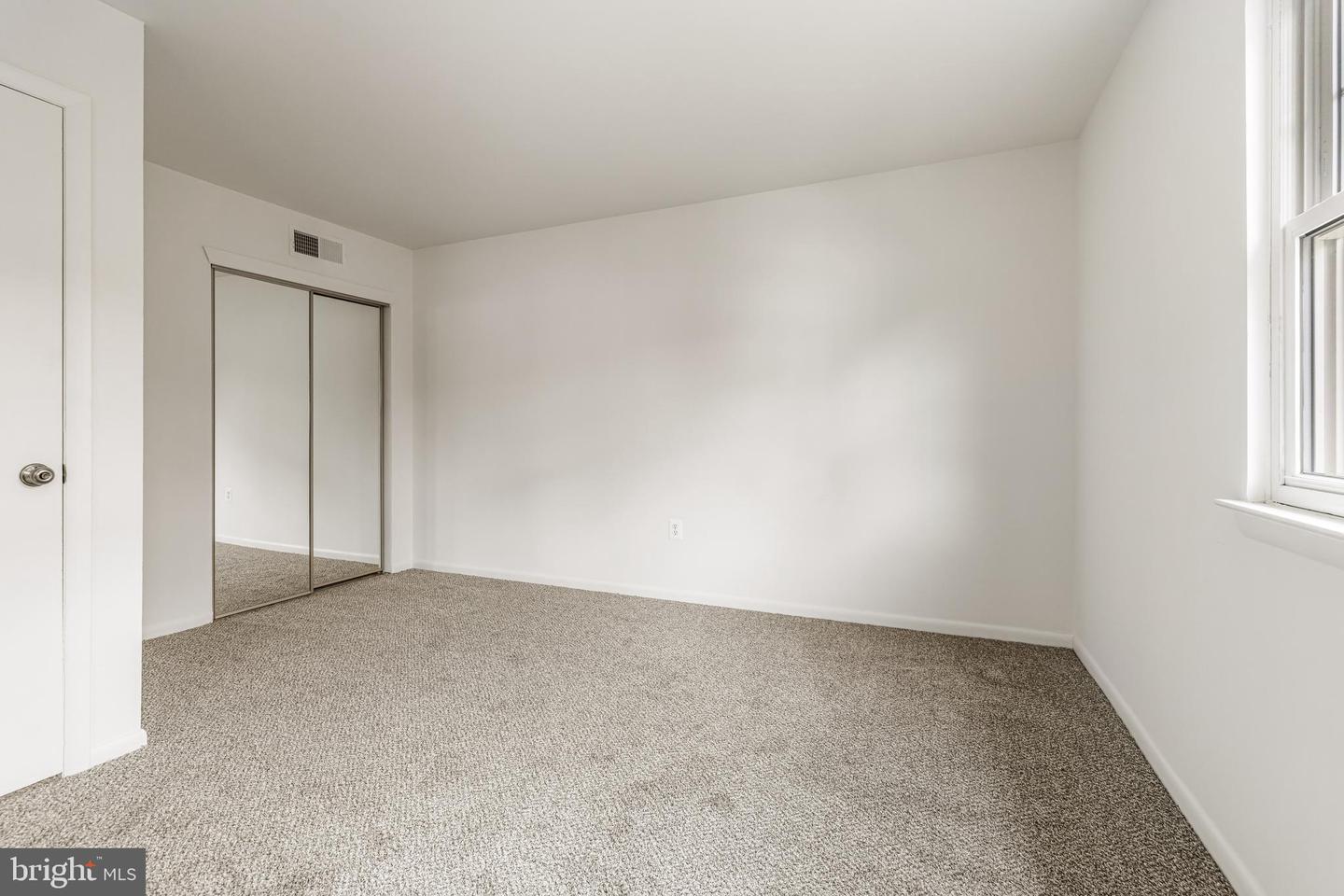 515 N York Rd #2e Property Photo 21