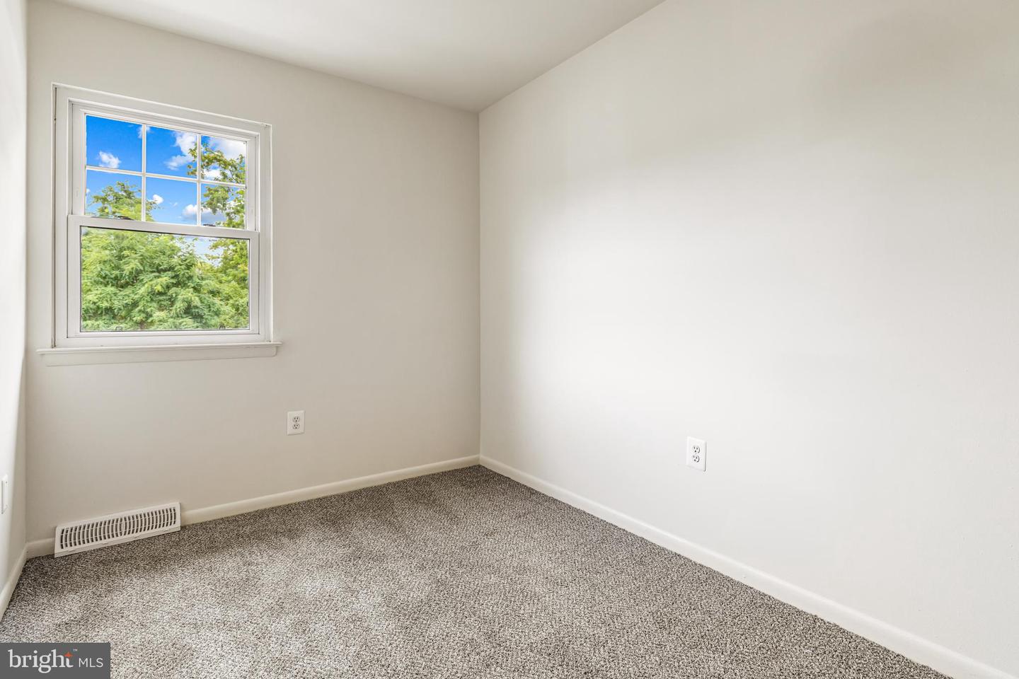 515 N York Rd #2e Property Photo 26
