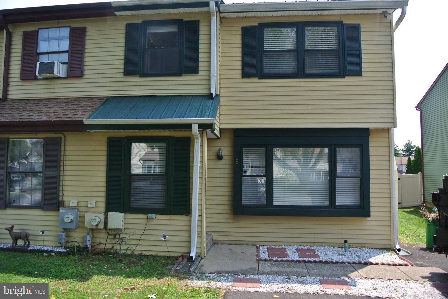 6 Cobblestone Dr Property Photo 1