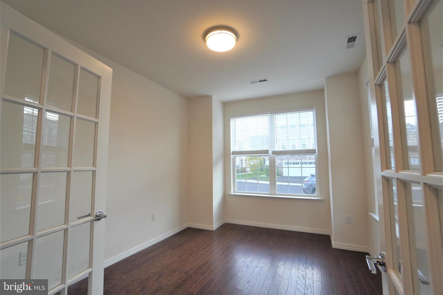 1013 Chapman Cir Property Photo 6