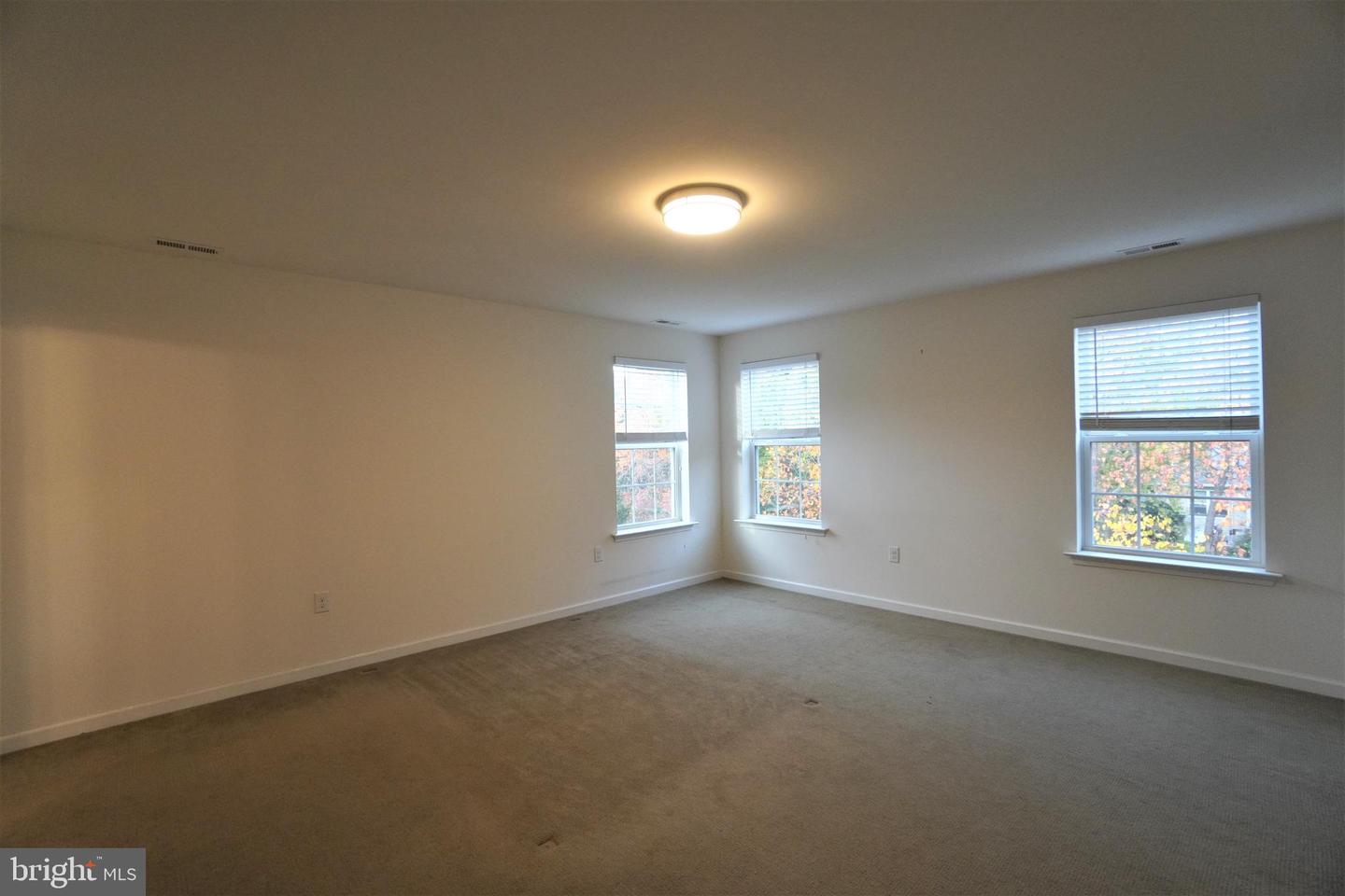 1013 Chapman Cir Property Photo 16