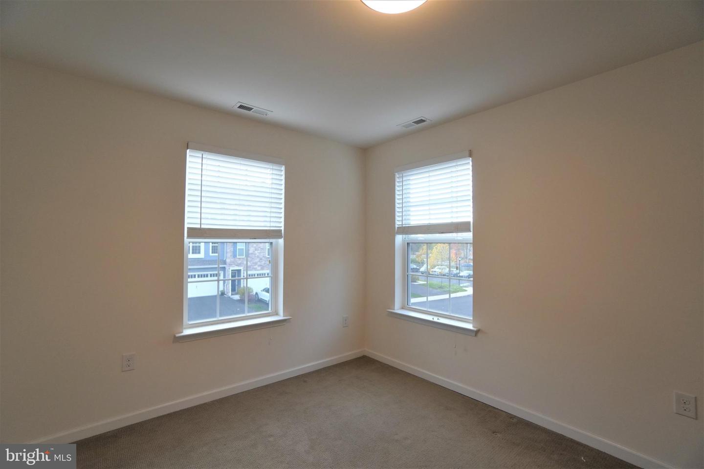 1013 Chapman Cir Property Photo 17