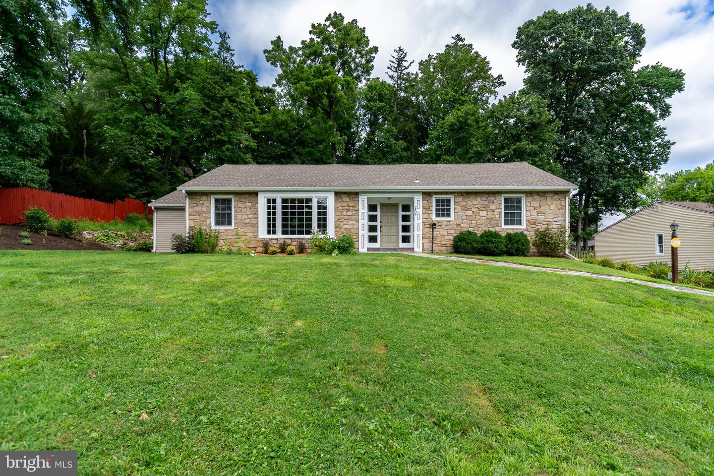 2809 W Church Rd Property Photo 1