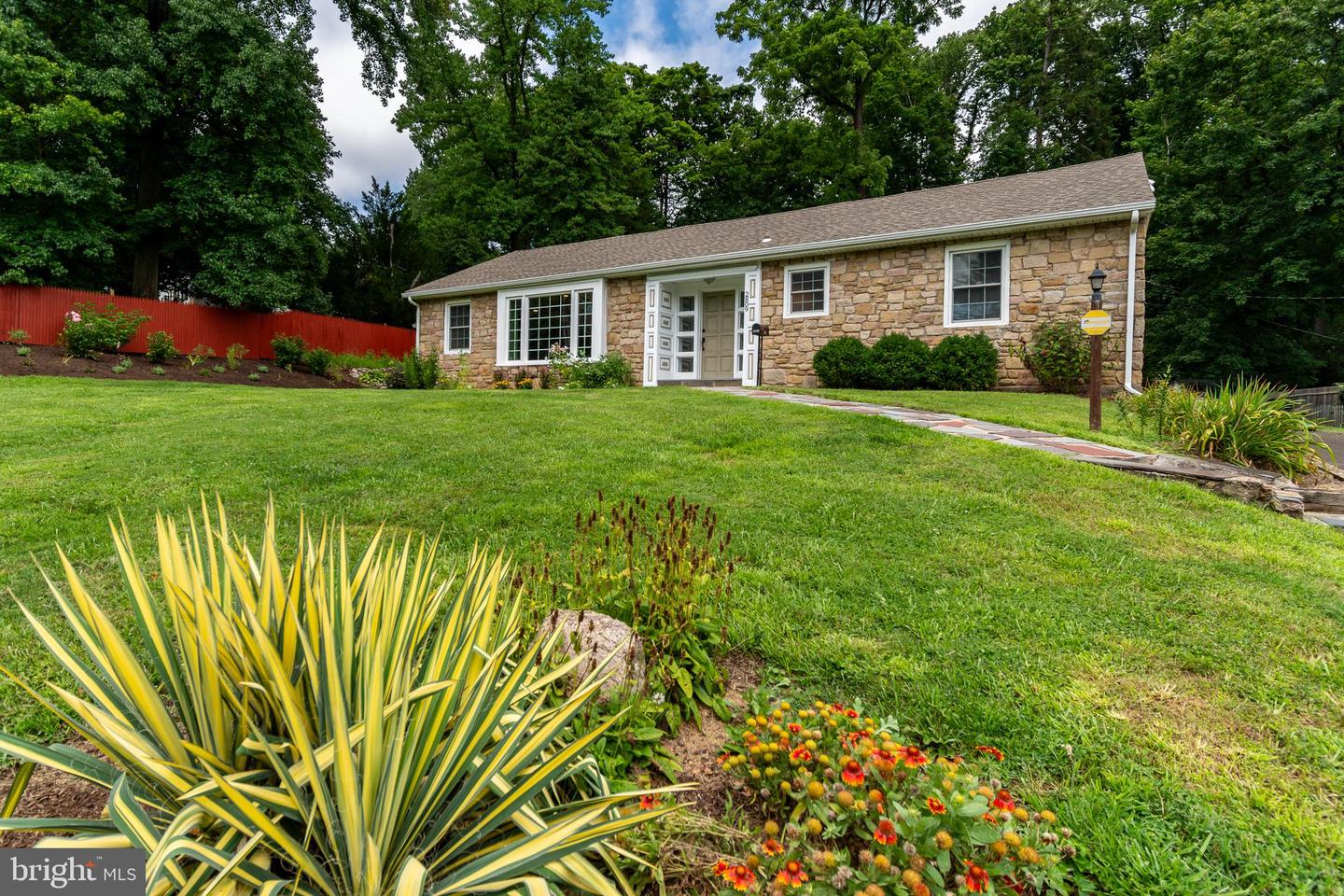 2809 W Church Rd Property Photo 3