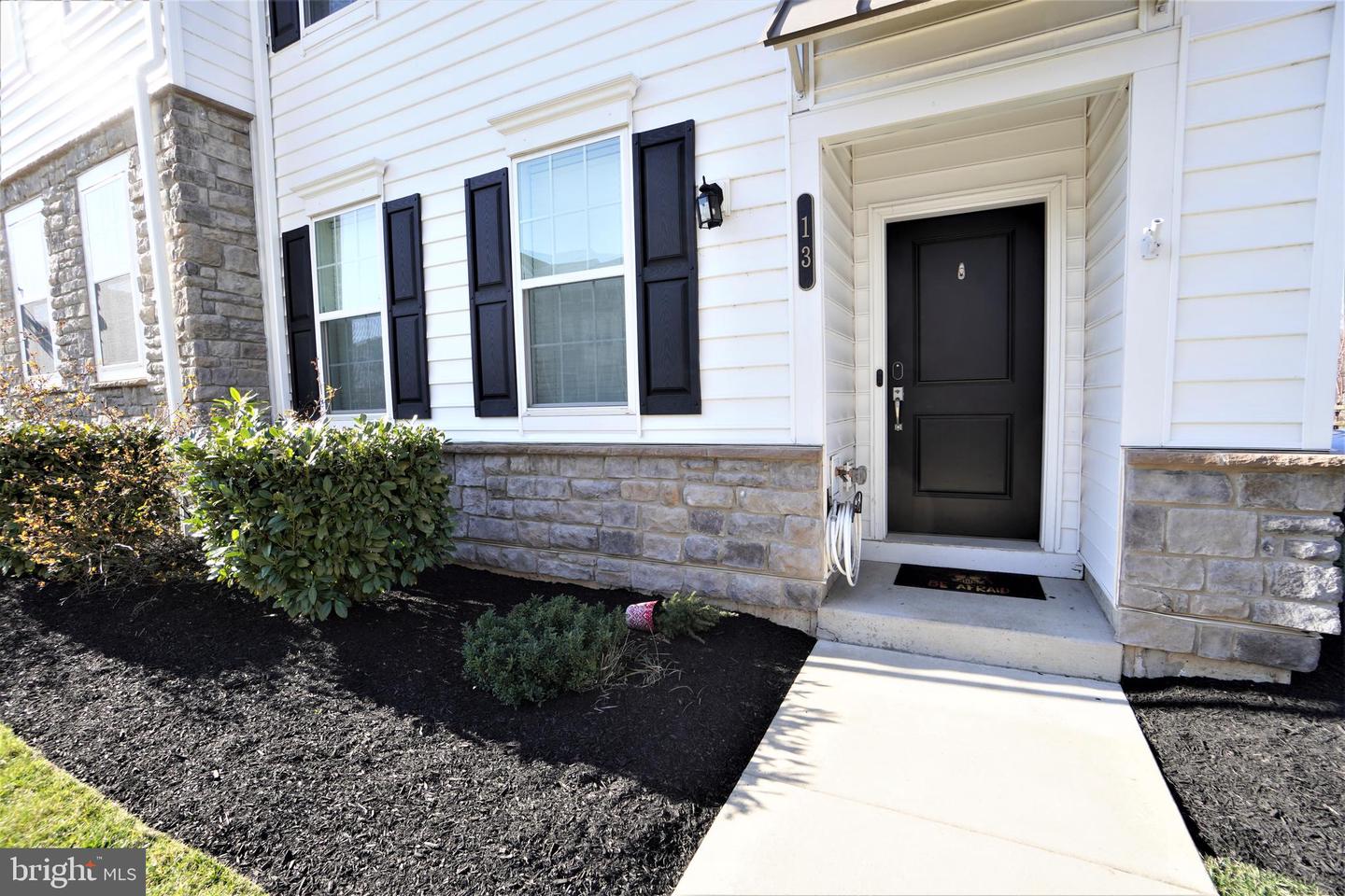 13 Jessop Ln Property Photo 4