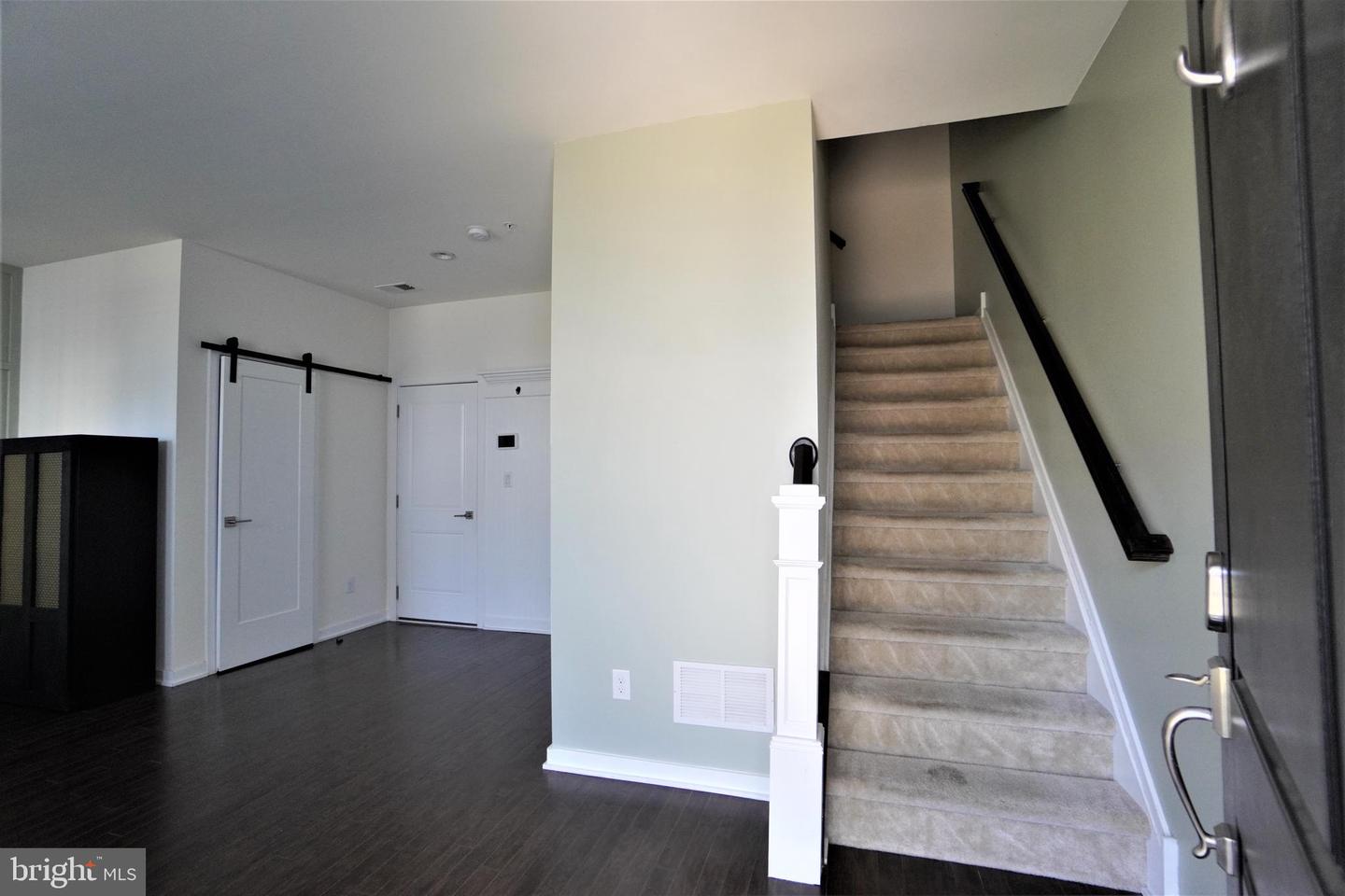13 Jessop Ln Property Photo 5
