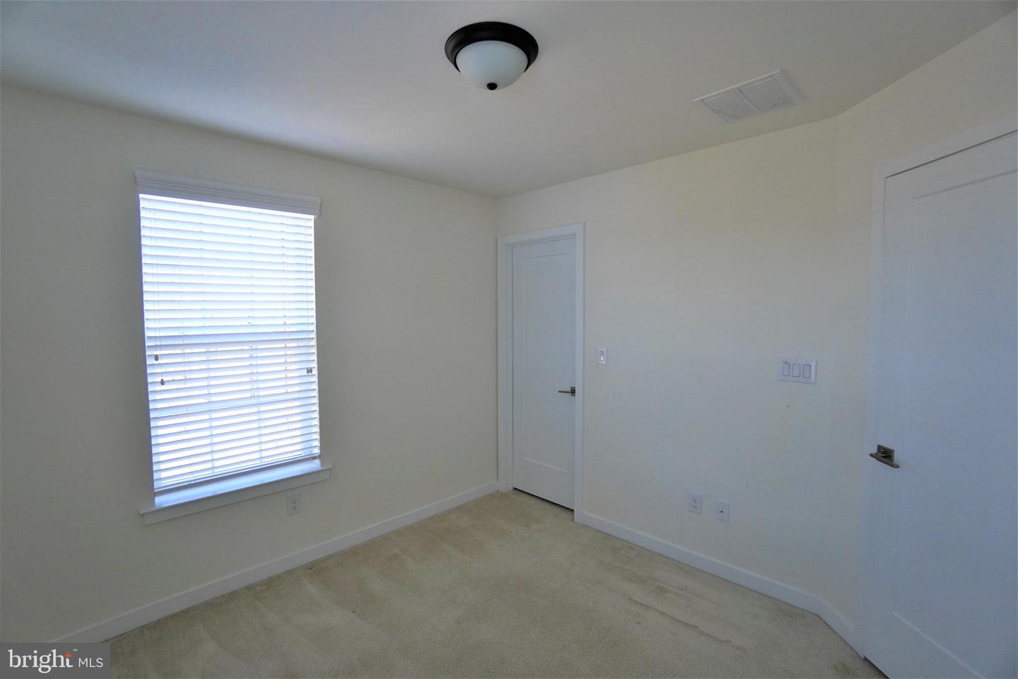 13 Jessop Ln Property Photo 27