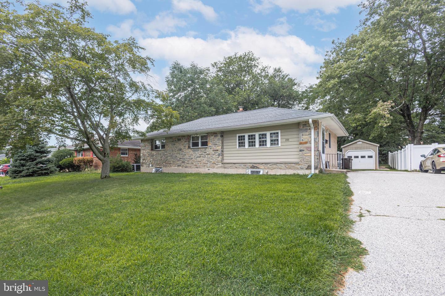 193 Hoover Ave Property Photo 1