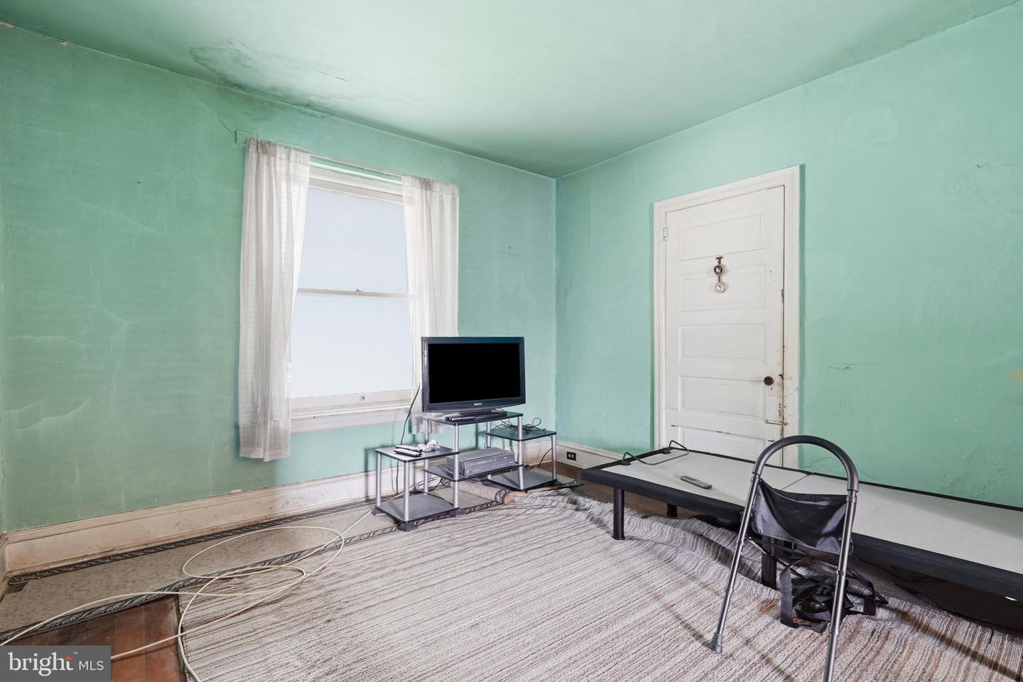 224 Railroad Ave Property Photo 4