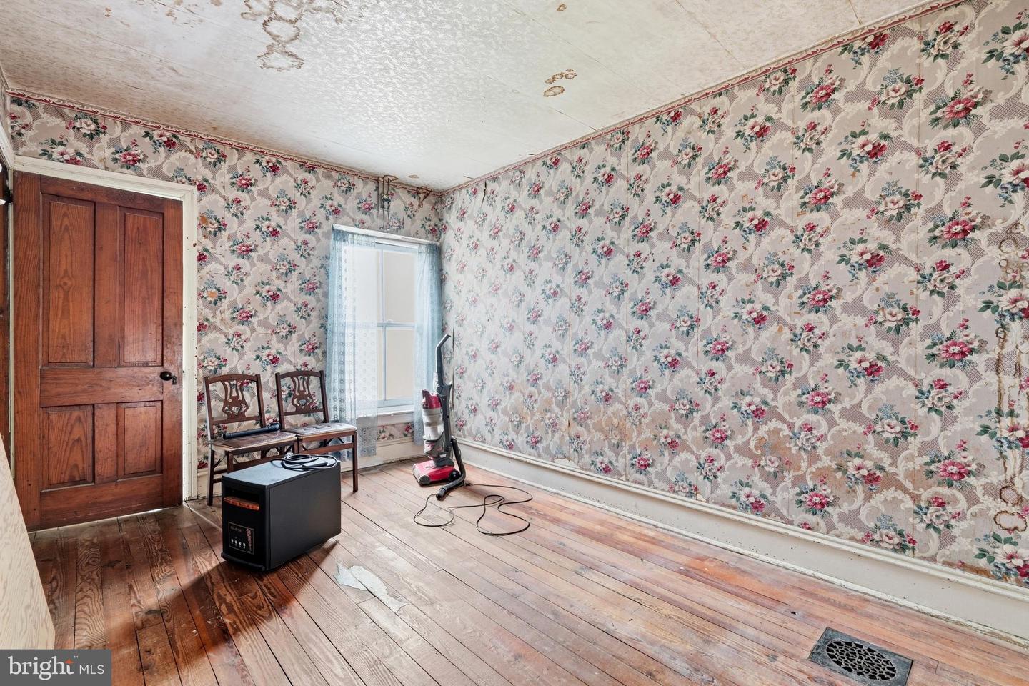 224 Railroad Ave Property Photo 15