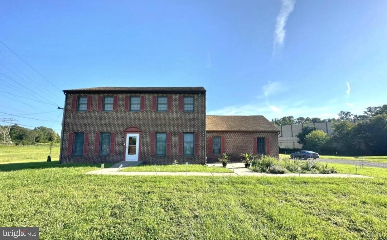 735 E Township Line Rd Property Photo 1