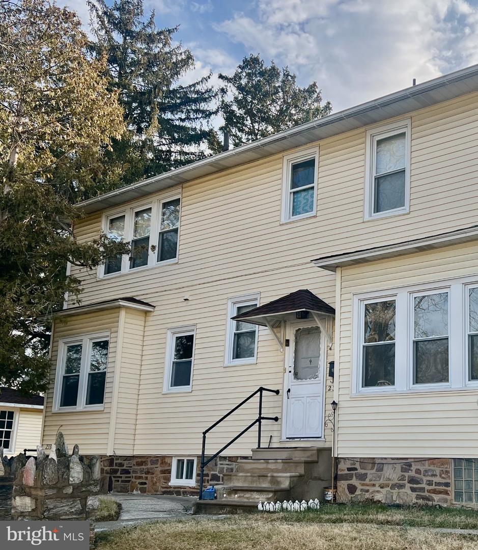 2729 CEDAR LN #3 Property Photo 1