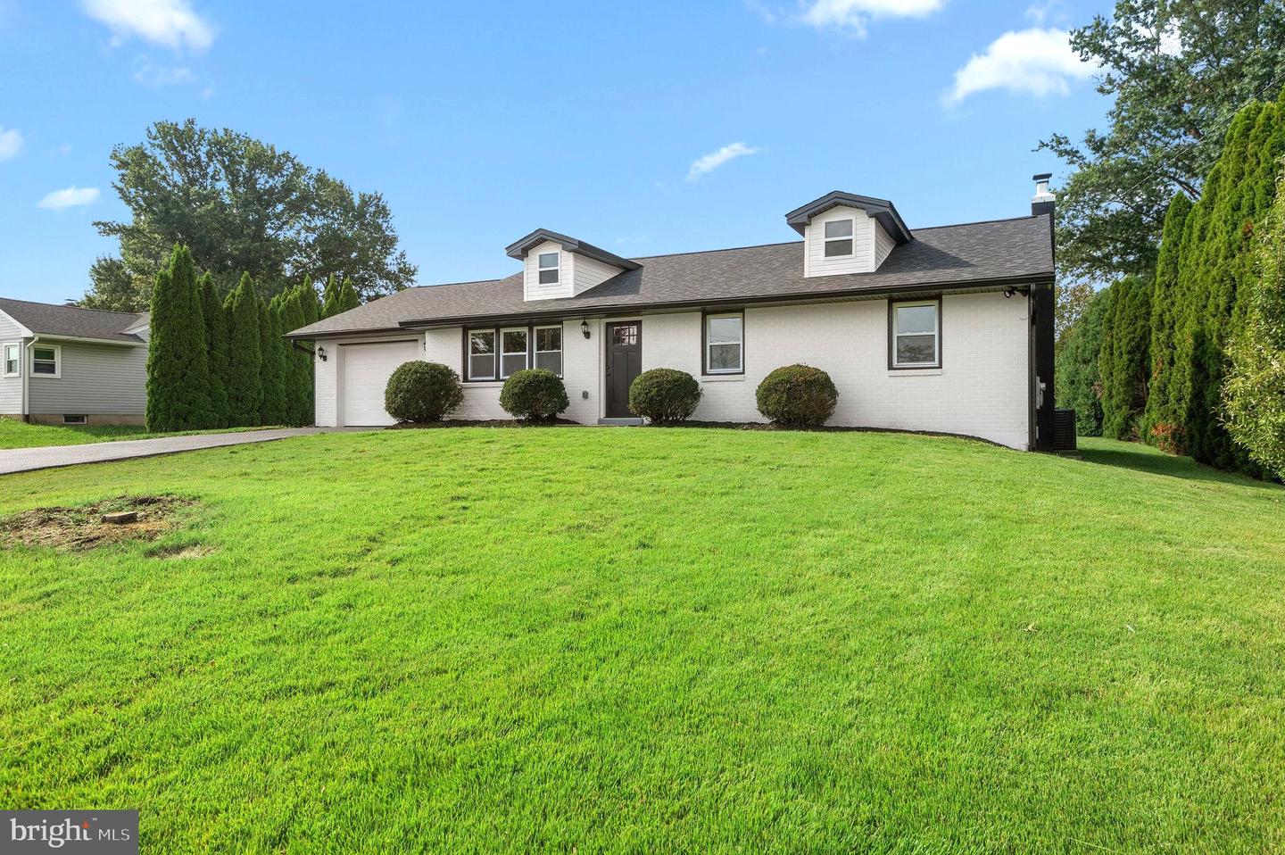 14 COWPATH RD Property Photo 1