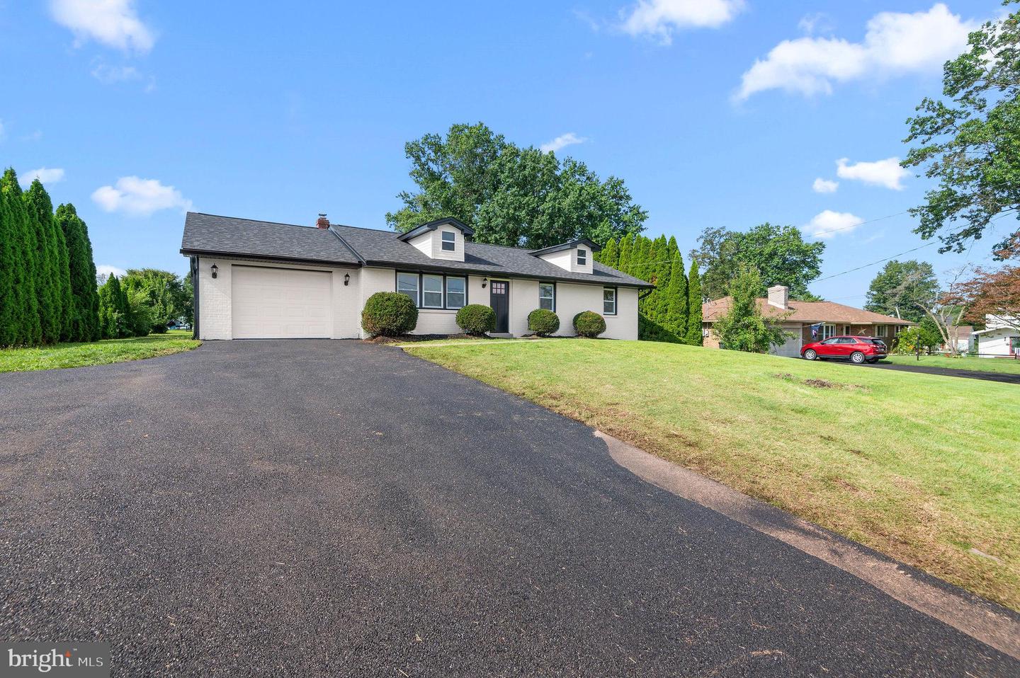 14 Cowpath Rd Property Photo 2