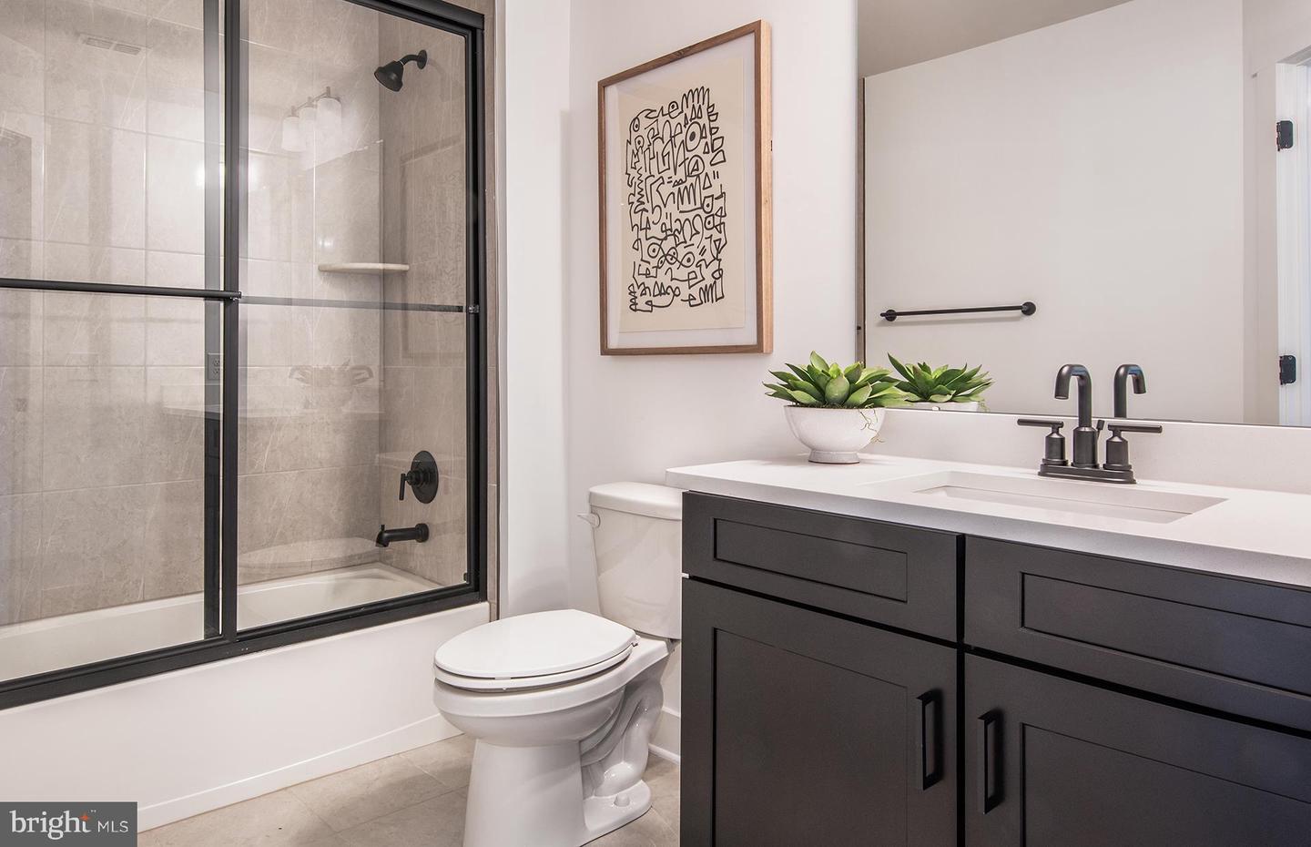 601 America Dr Property Photo 11