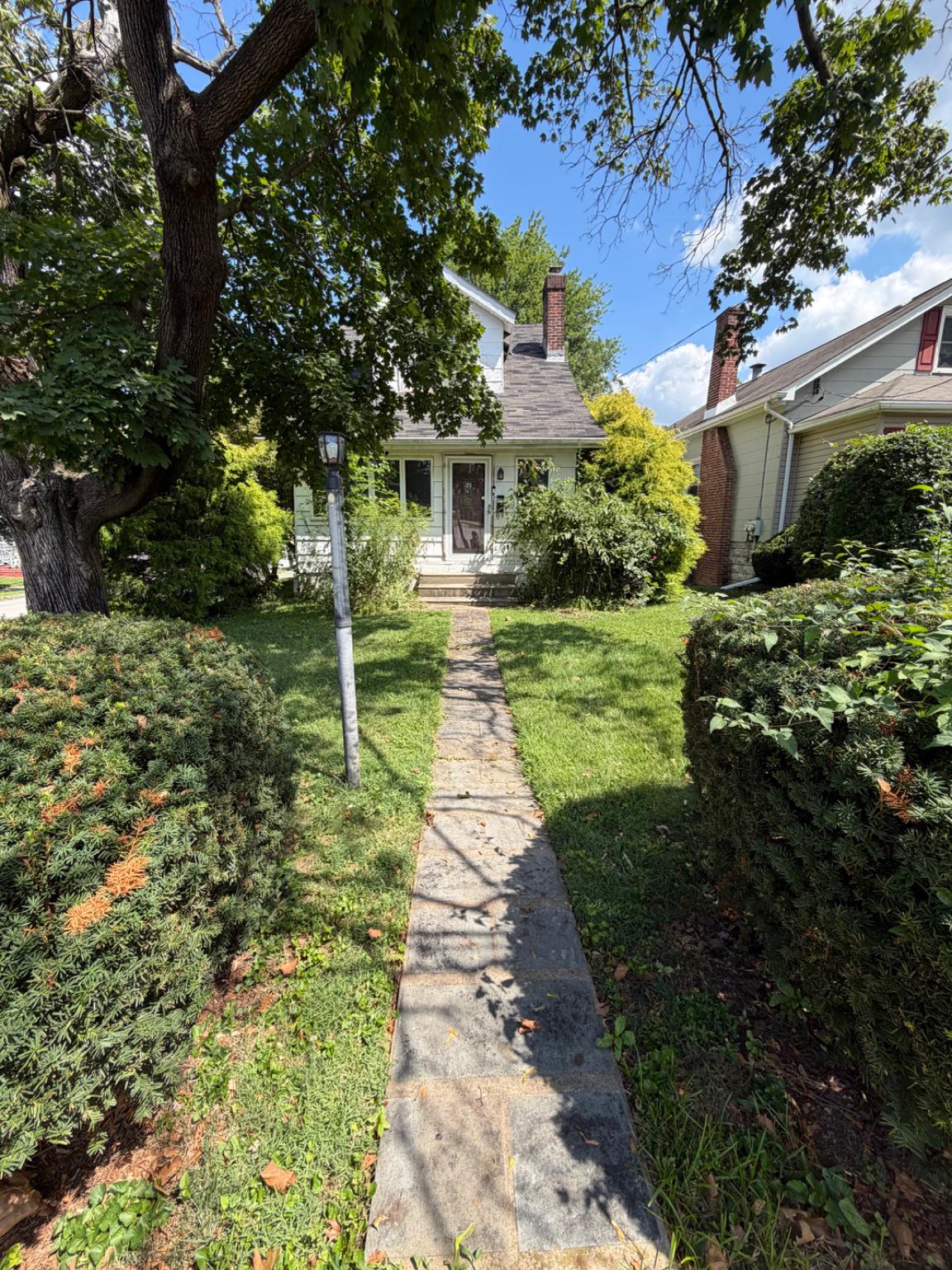 2149 Maplewood Ave Property Photo 1