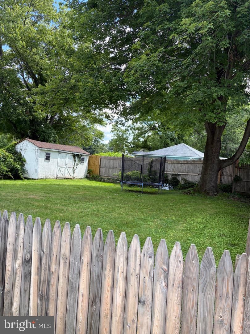 2149 Maplewood Ave Property Photo 3
