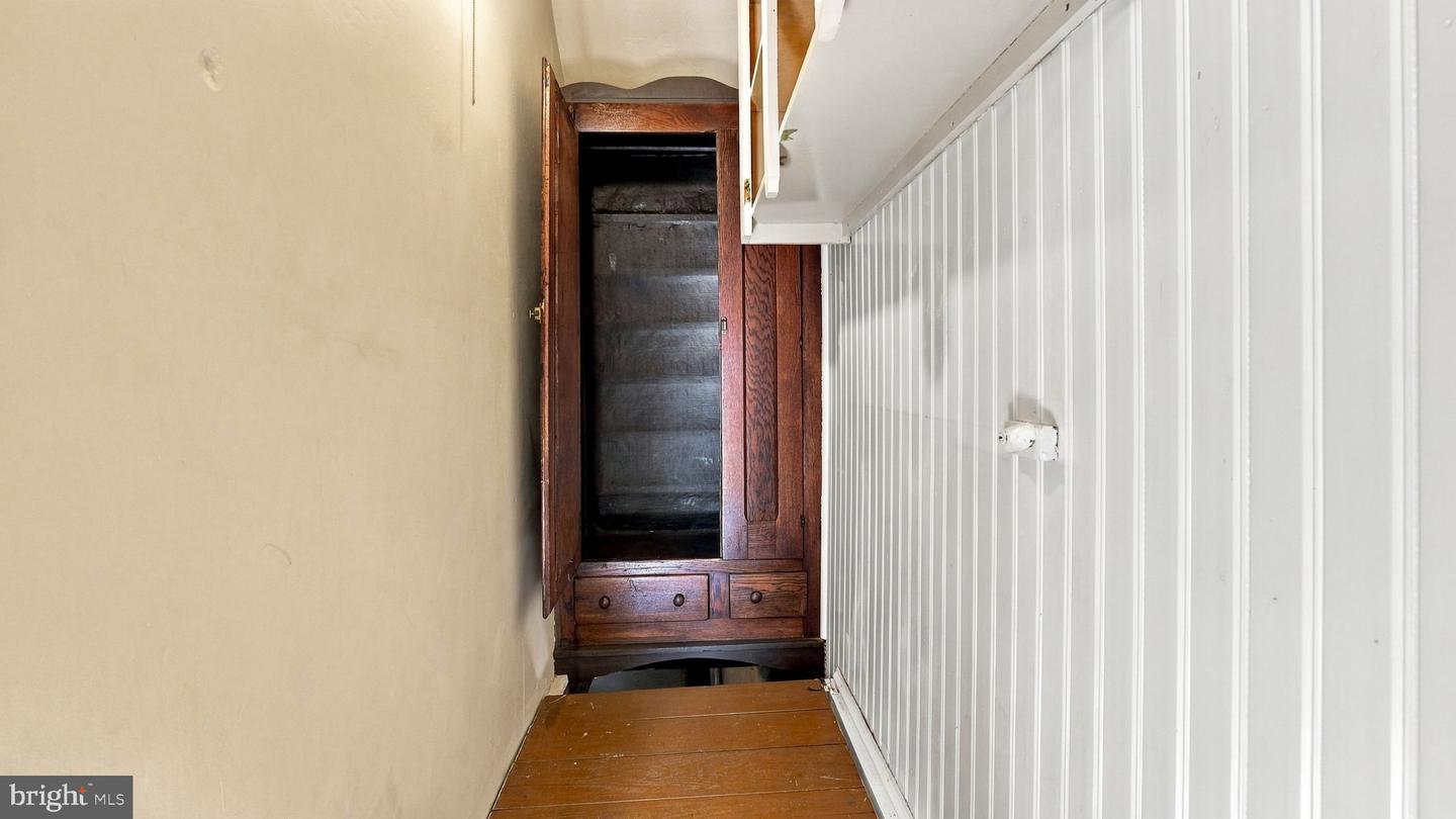 12 Elm Ave Property Photo 17