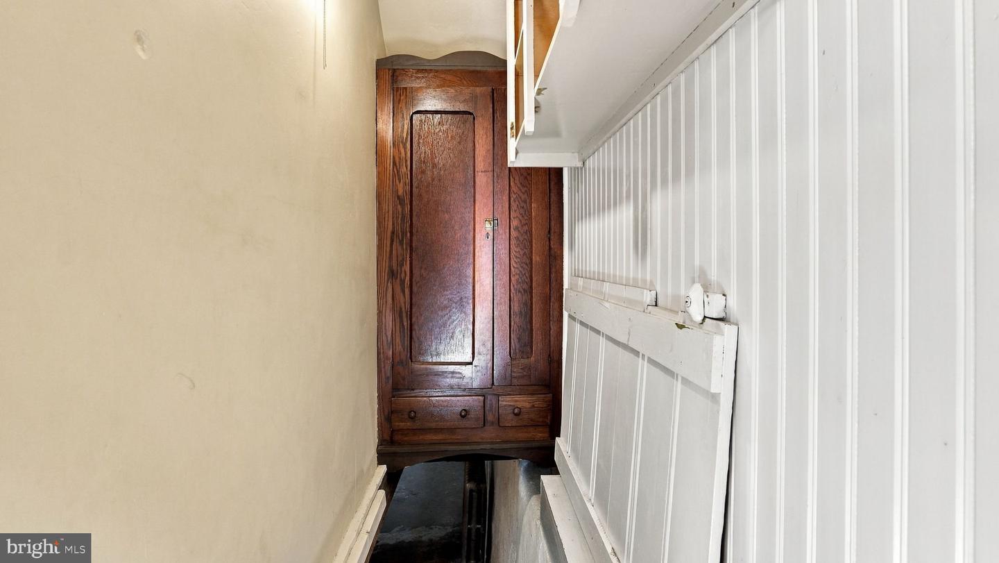 12 Elm Ave Property Photo 18