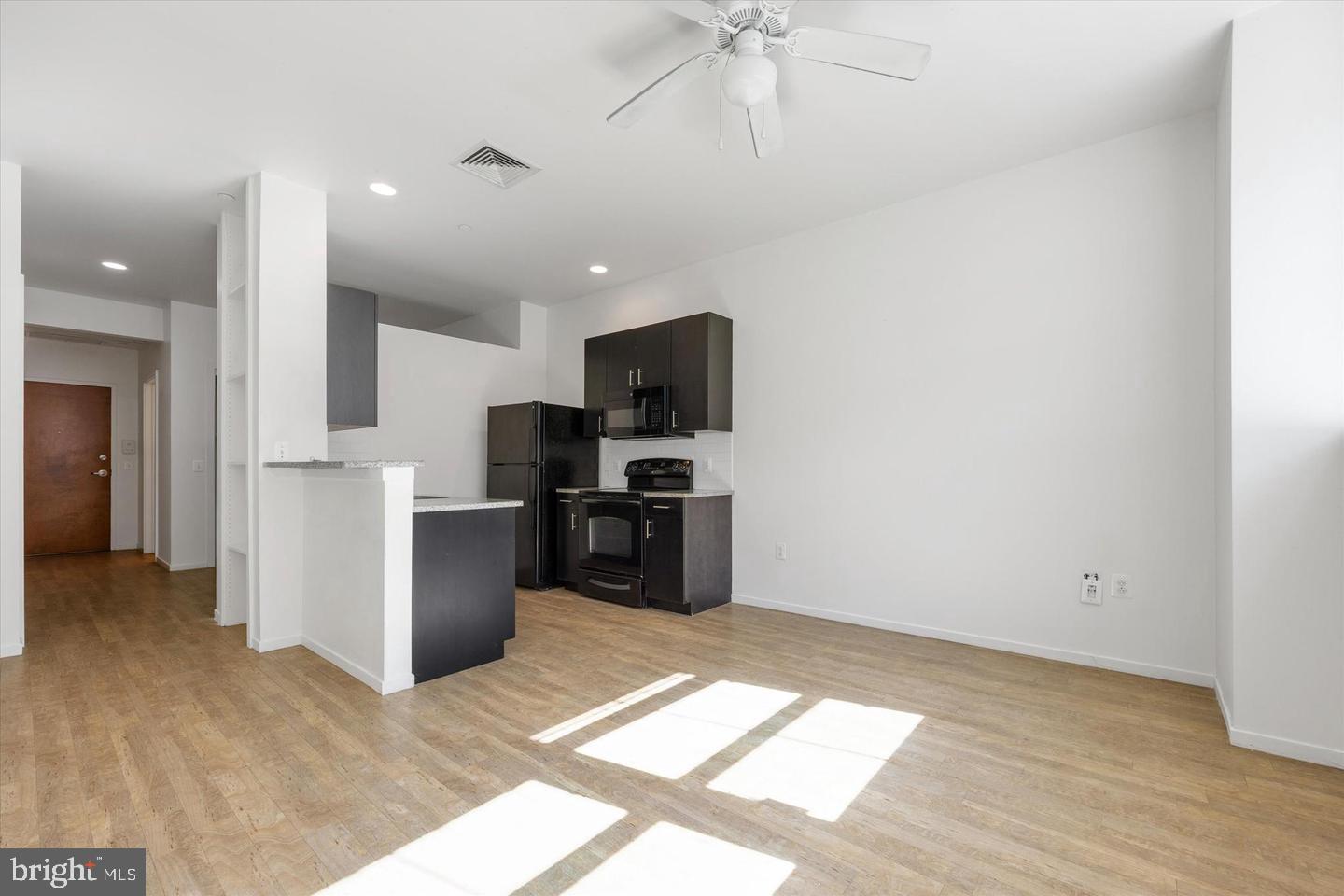 1015-1021 W Lancaster Ave #211 Property Photo 5