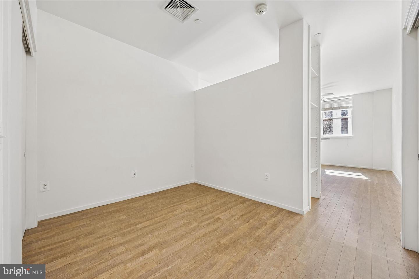 1015-1021 W Lancaster Ave #211 Property Photo 8