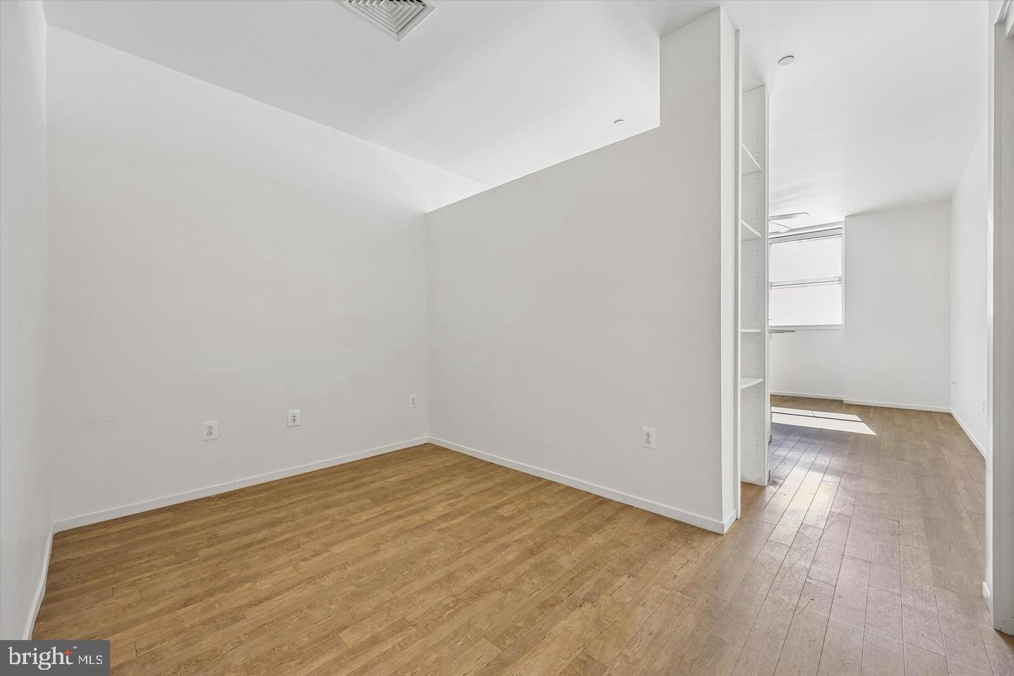 1015-1021 W Lancaster Ave #211 Property Photo 11