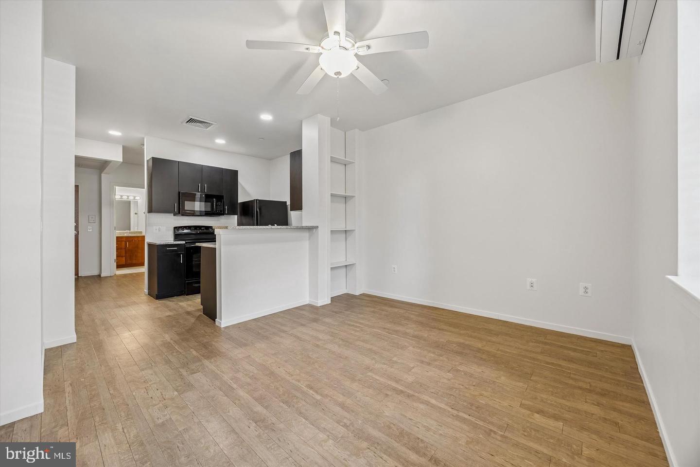 1015-1021 W Lancaster Ave #211 Property Photo 18