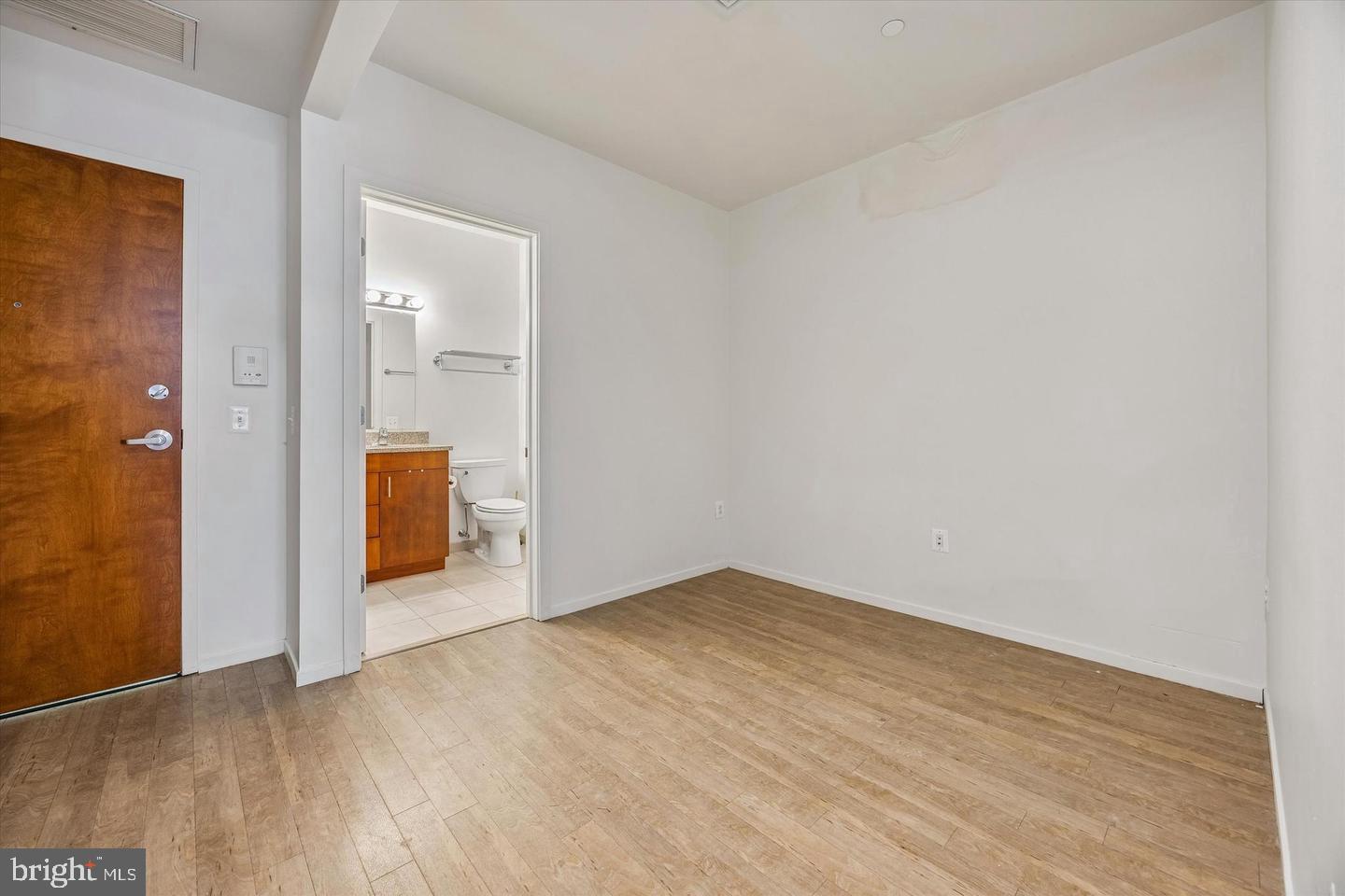 1015-1021 W Lancaster Ave #211 Property Photo 21