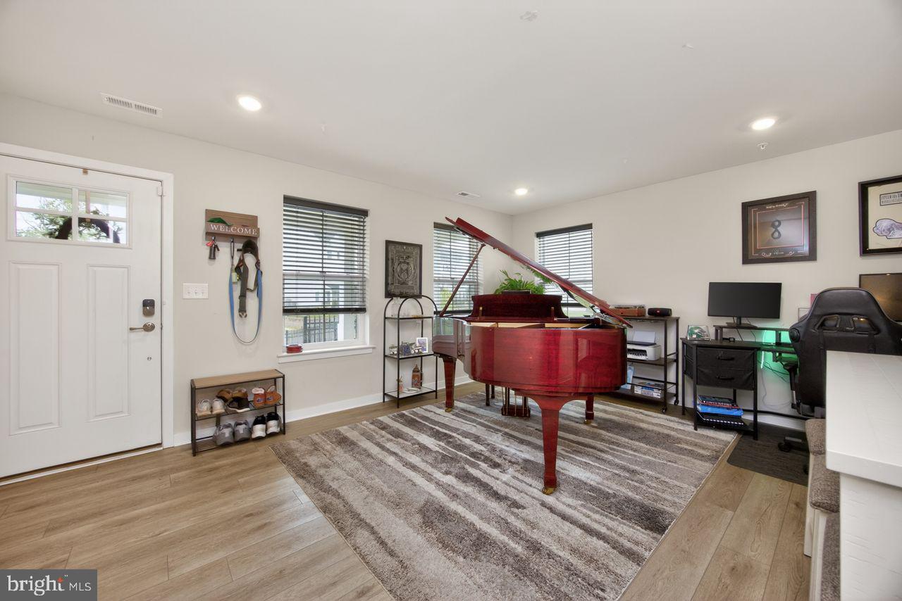 2 Karpovich Aly Property Photo 5