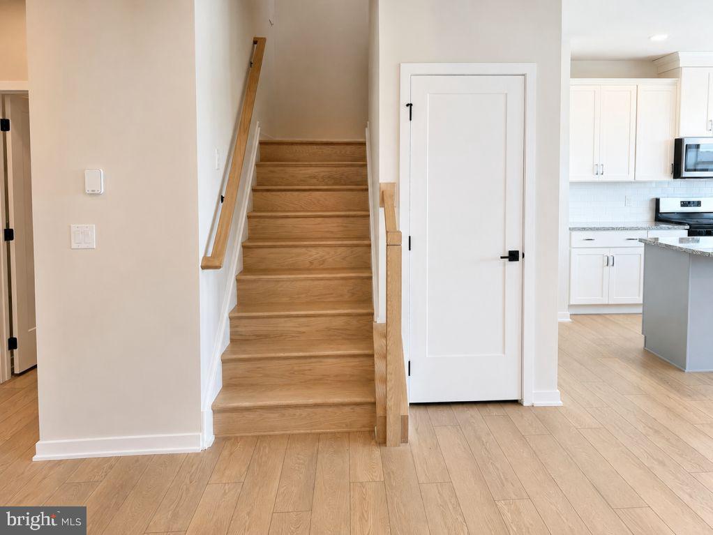 375 Aspen Way Property Photo 3