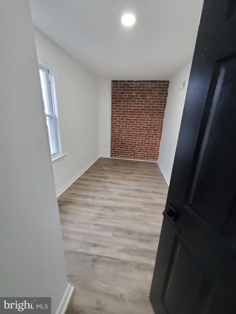 404 N Charlotte St Property Photo 3