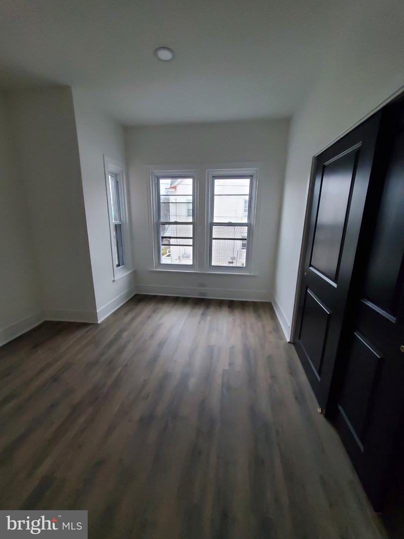 404 N Charlotte St Property Photo 4