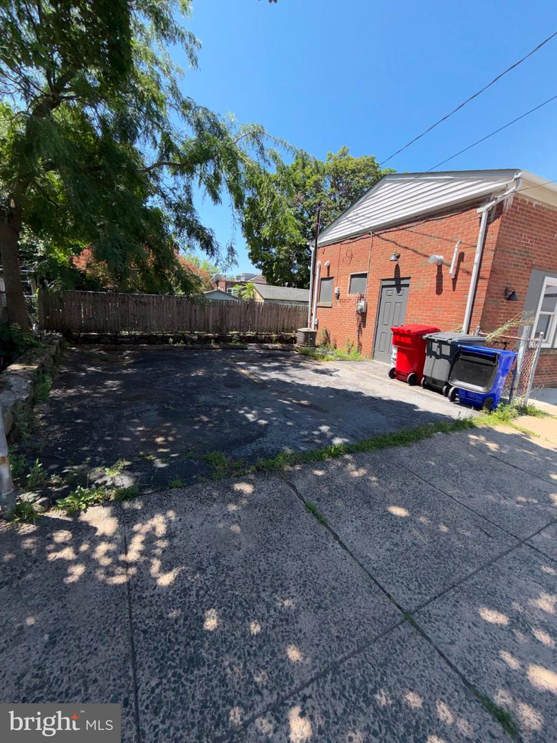 404 N Charlotte St Property Photo 18