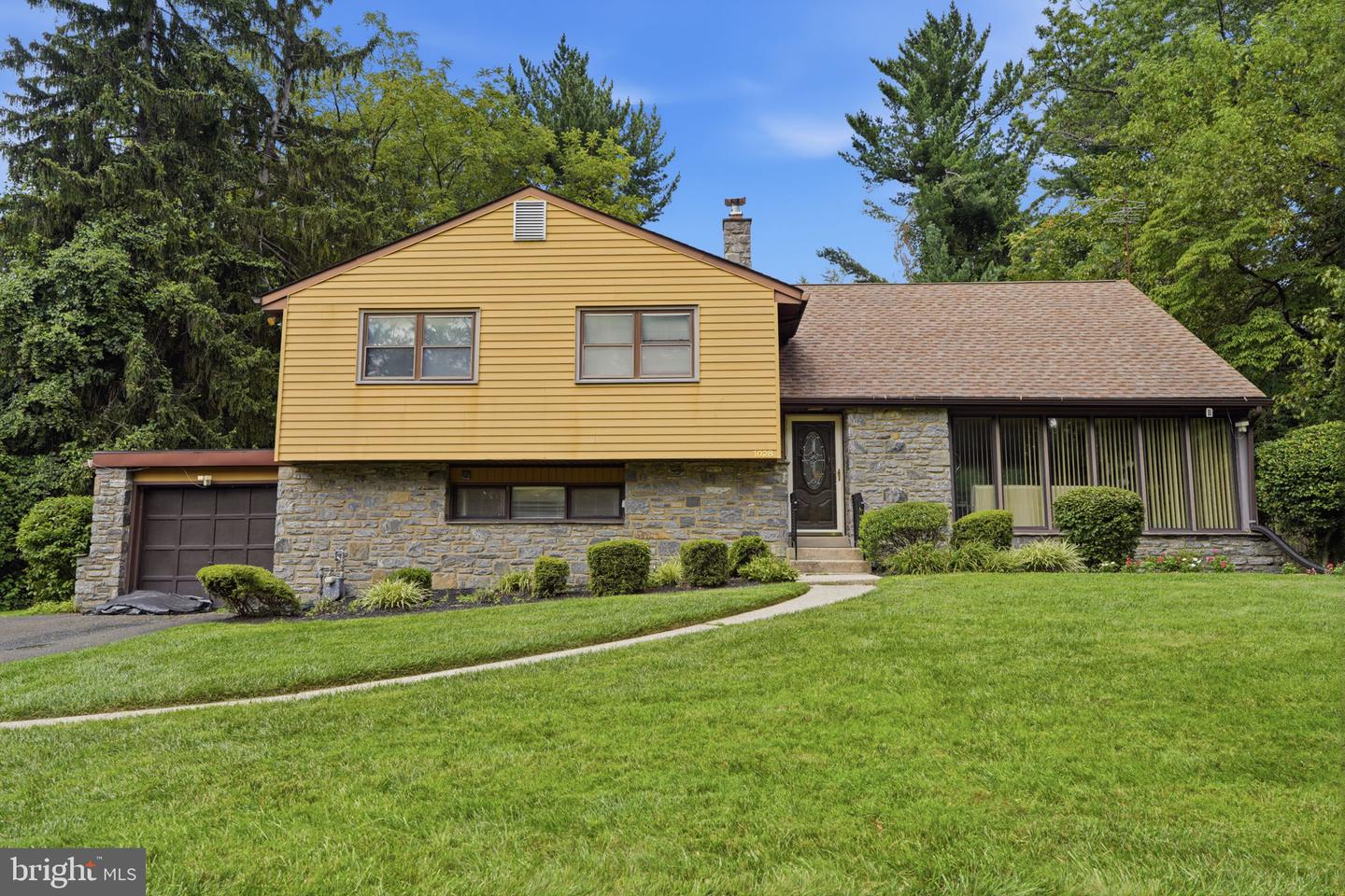 1028 Arboretum Rd Property Photo 1