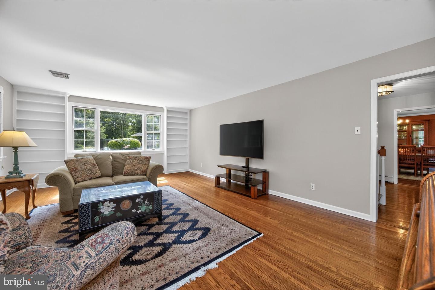 1804 Green Briar Dr Property Photo 10