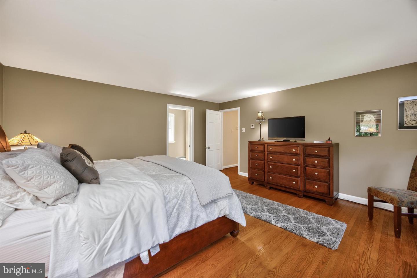 1804 Green Briar Dr Property Photo 25