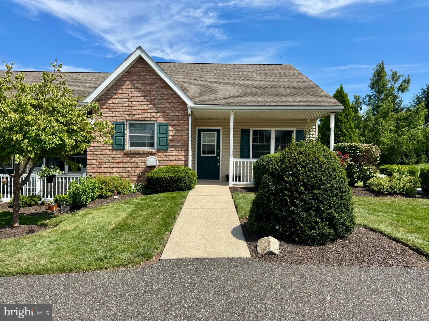 17 LUDWIG LN