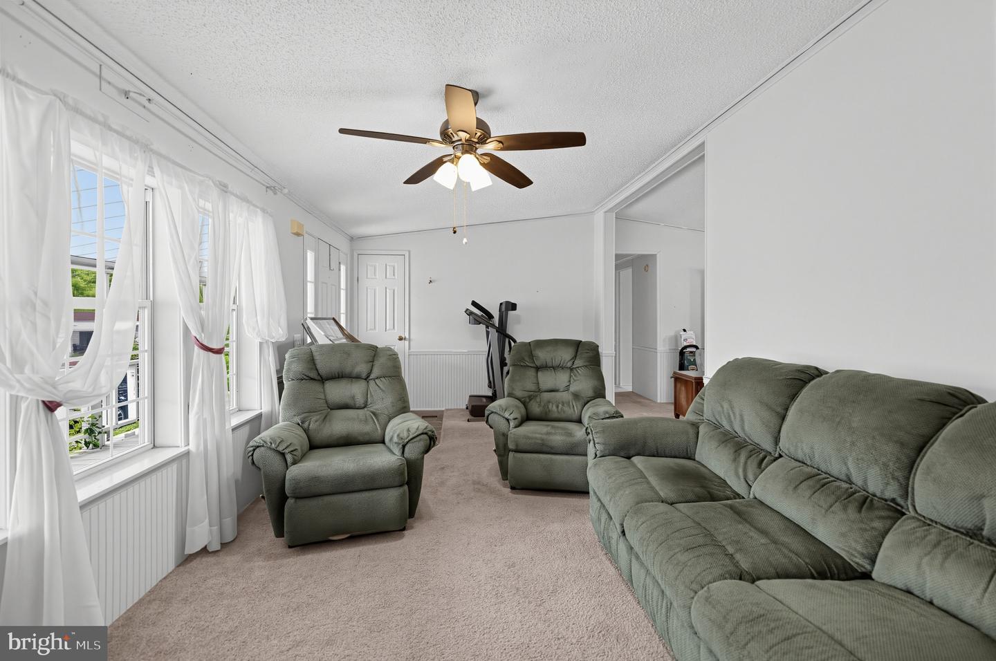 414 Oak Dr Property Photo 4