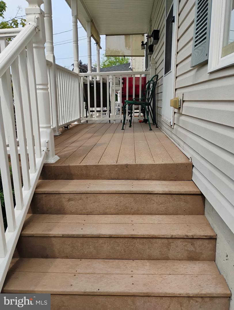 667 Walnut St Property Photo 2