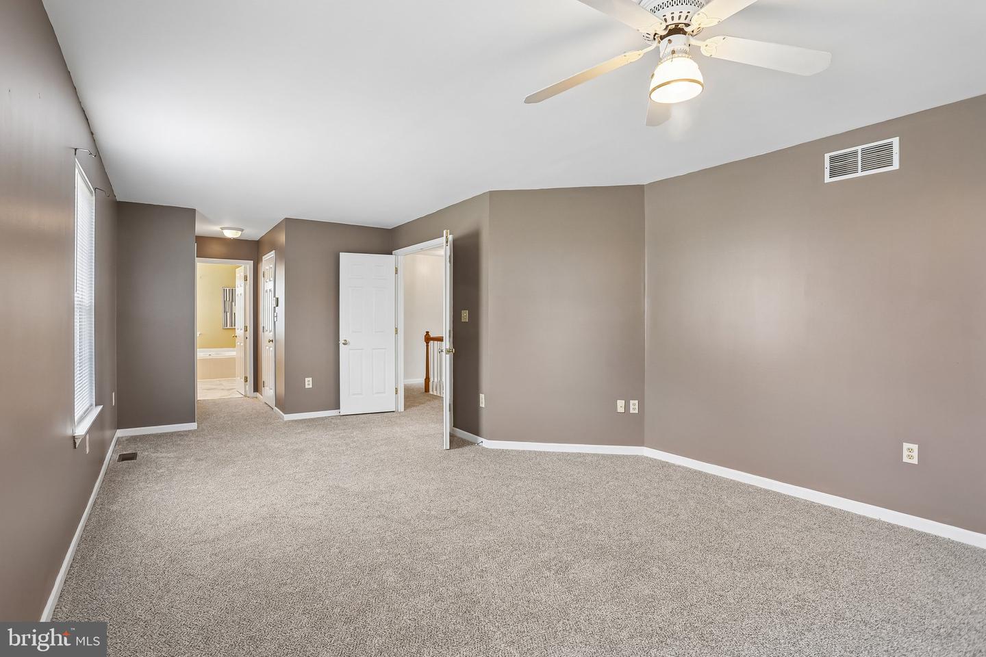 1289 Meadowview Dr Property Photo 20