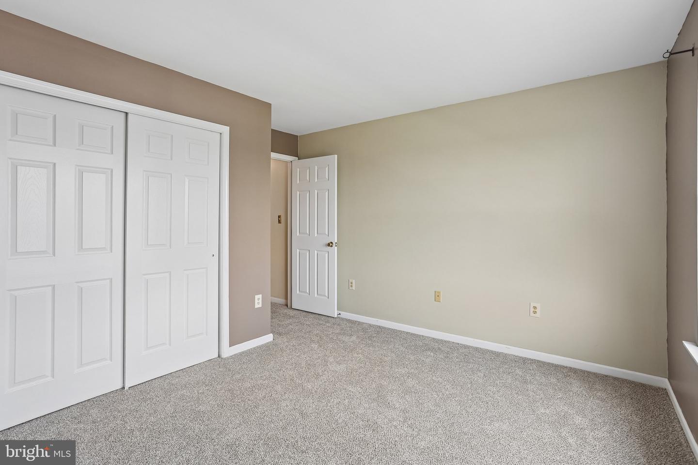 1289 Meadowview Dr Property Photo 24