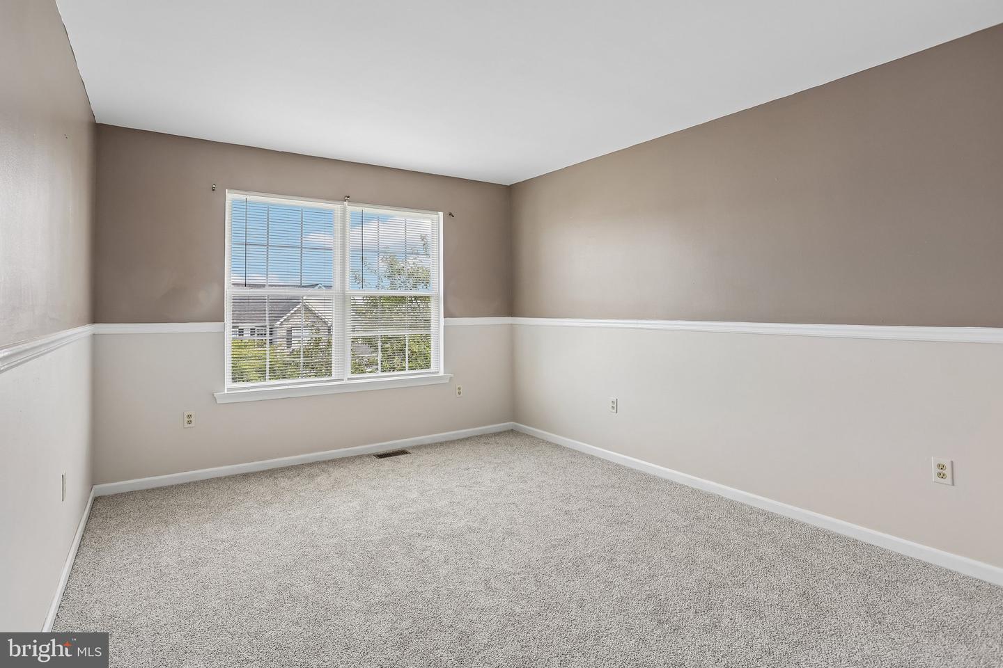 1289 Meadowview Dr Property Photo 25