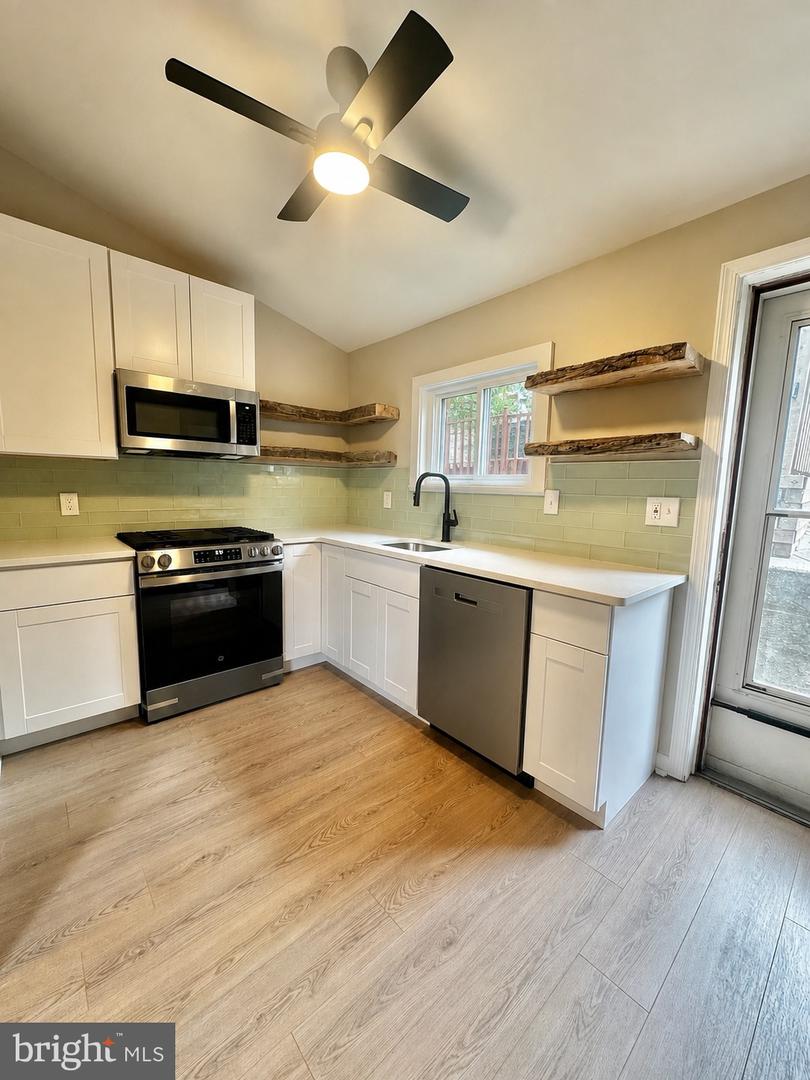 212 William St Property Photo 2