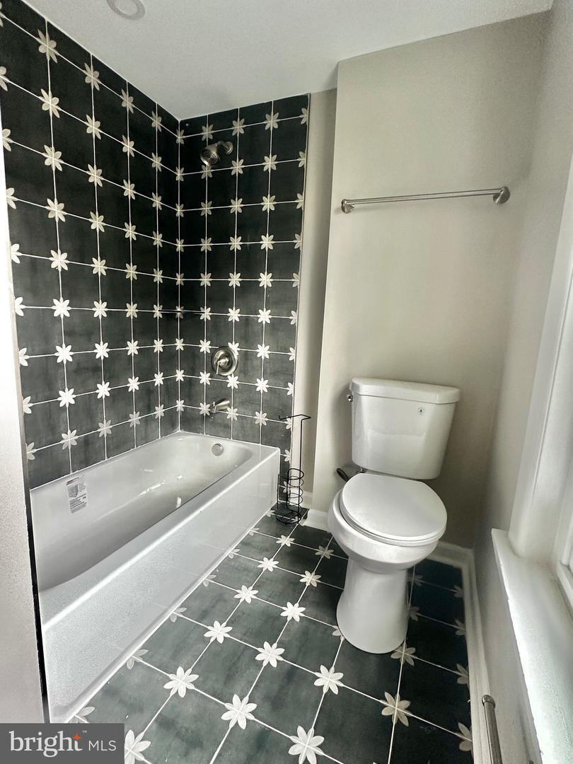 212 William St Property Photo 10