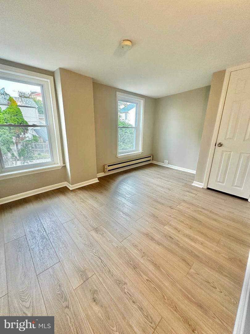 212 William St Property Photo 16