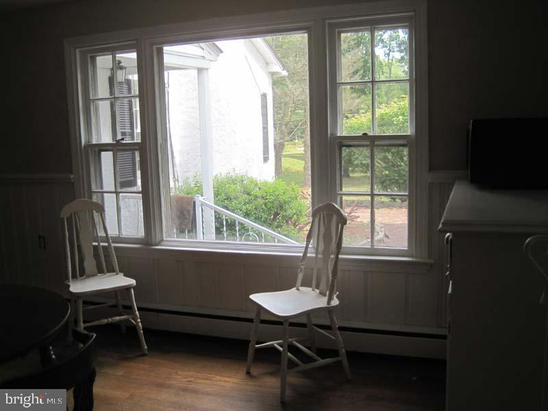 2215 Bustard Rd Property Photo 3
