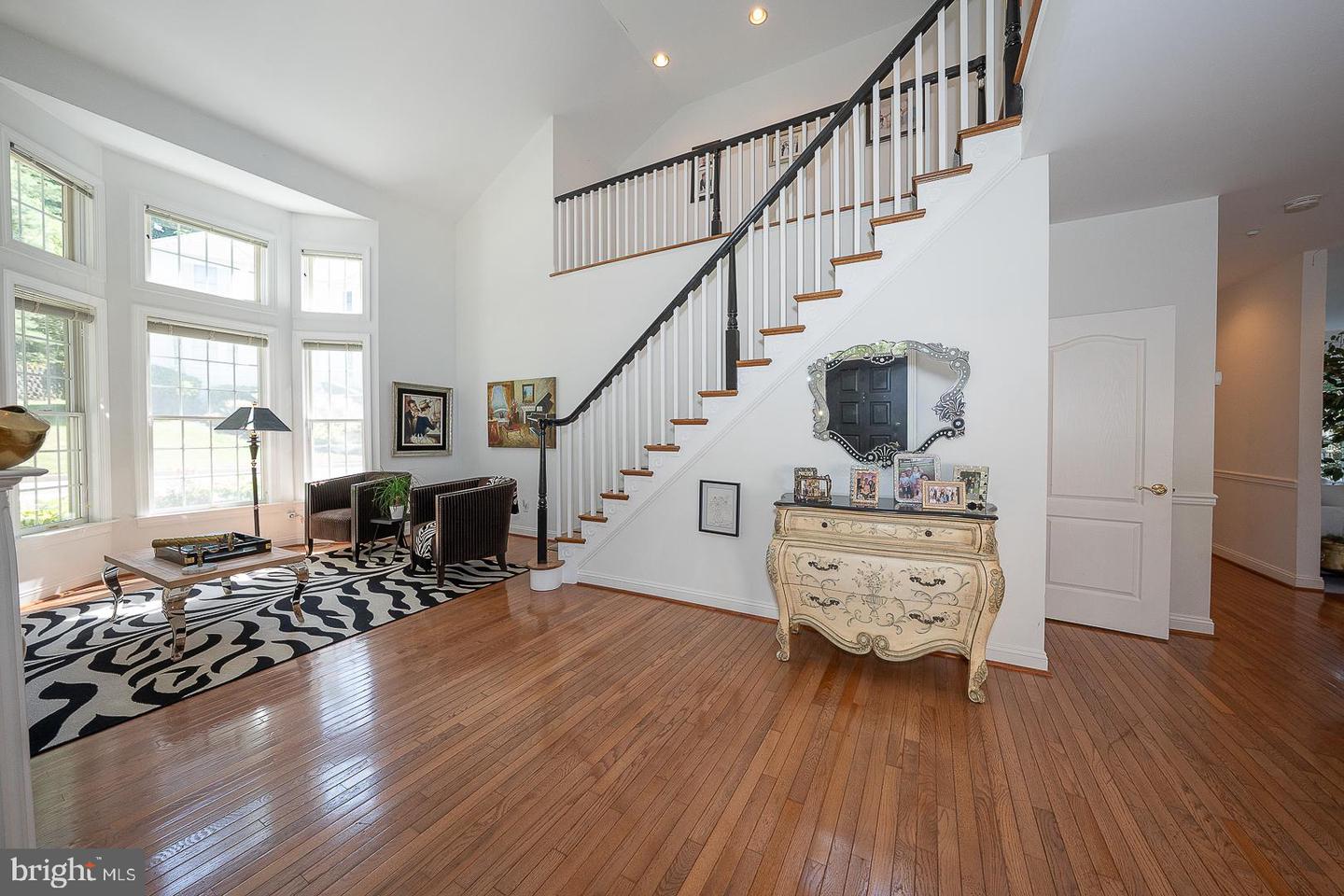 412 Merion Hill Ln Property Photo 3