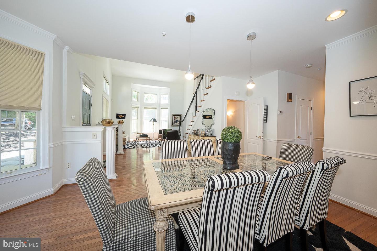 412 Merion Hill Ln Property Photo 6